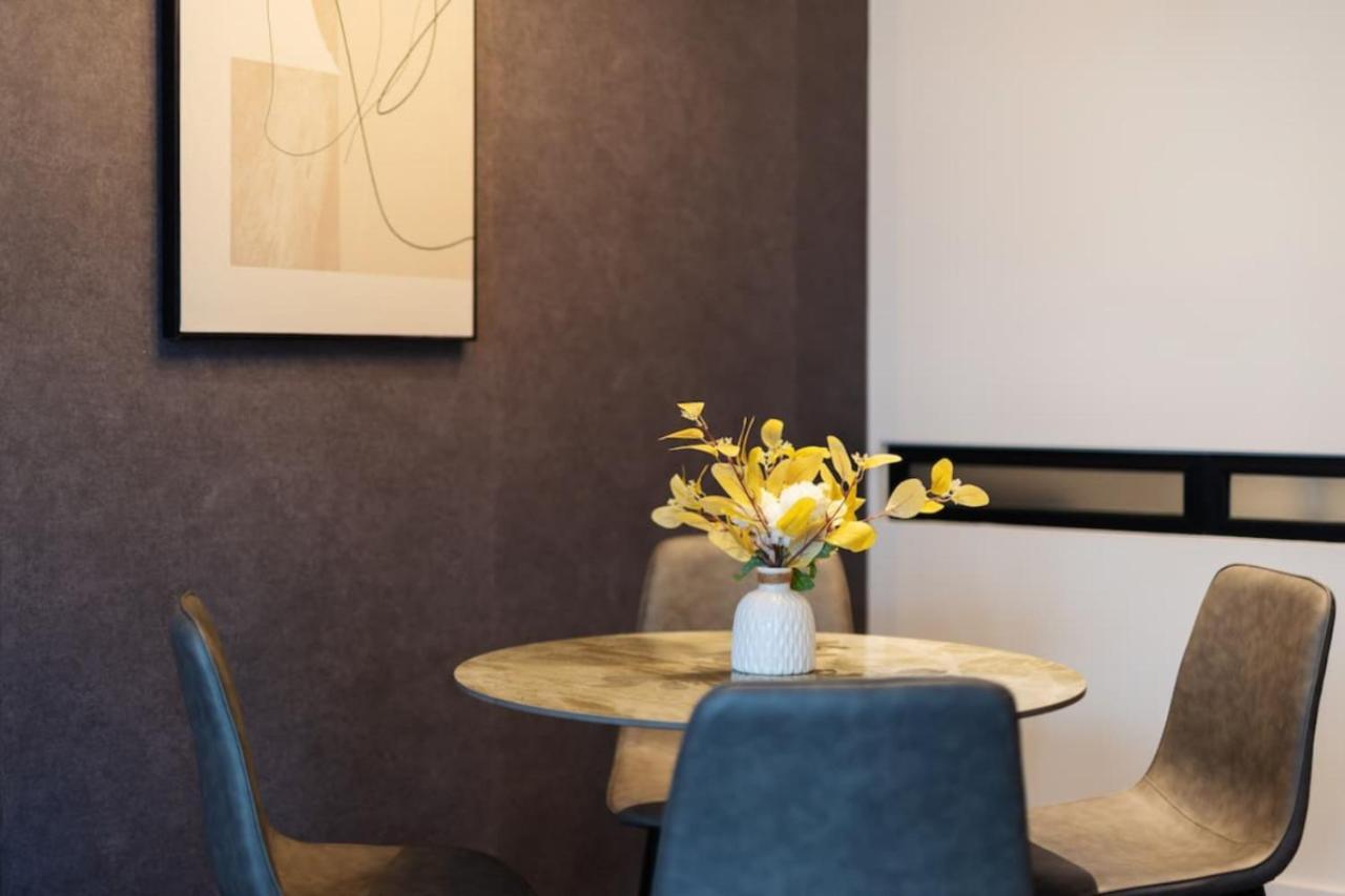 Scarletz Suites Klcc Twin Tower By Purple Orchid กัวลาลัมเปอร์ ภายนอก รูปภาพ