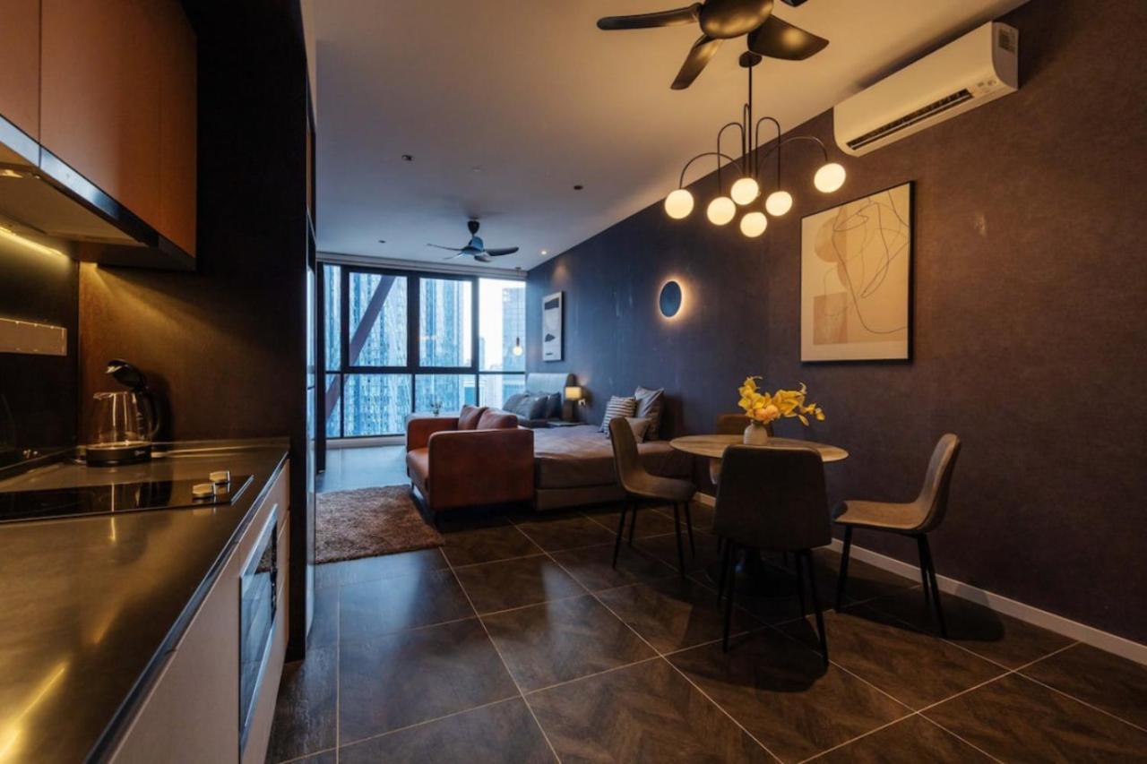 Scarletz Suites Klcc Twin Tower By Purple Orchid กัวลาลัมเปอร์ ภายนอก รูปภาพ