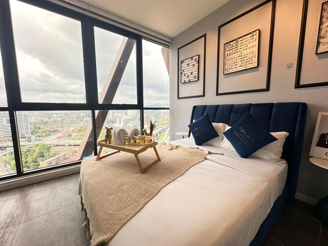 Scarletz Suites Klcc Twin Tower By Purple Orchid กัวลาลัมเปอร์ ภายนอก รูปภาพ